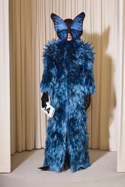 Look 14